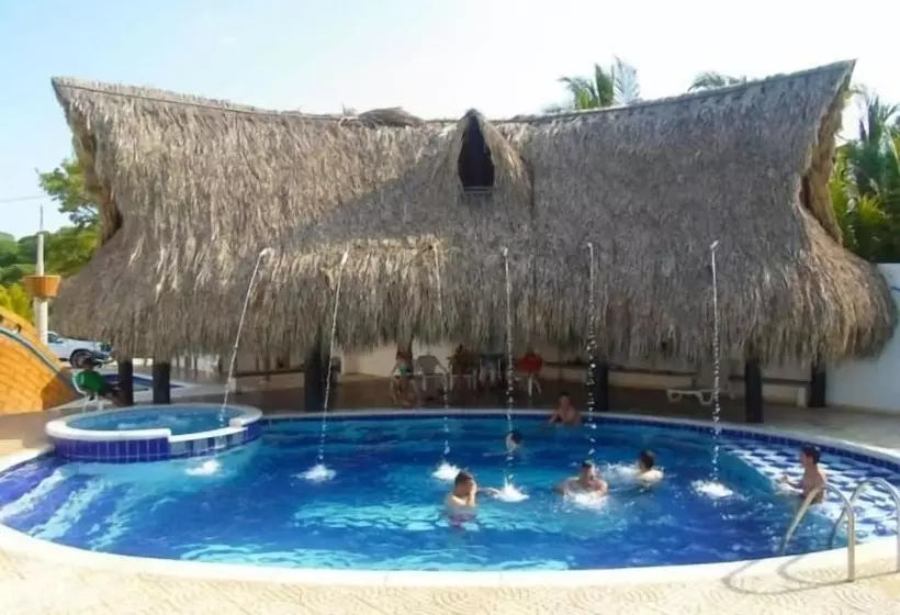 ペンション Cabañas La Fragata