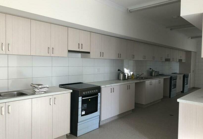 فندق صغير Peppermint Grove Beach Holiday Park