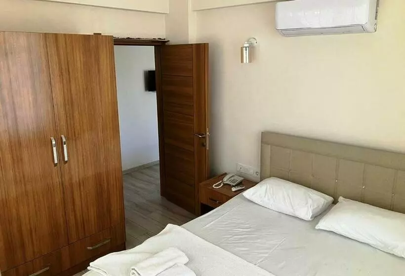 Christina Apart Otel