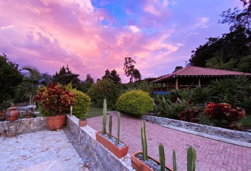 בית מלון כפרי Los Robles Fredonia