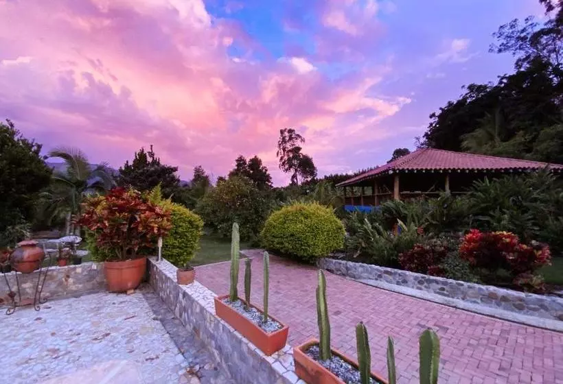 ホテル Los Robles Fredonia