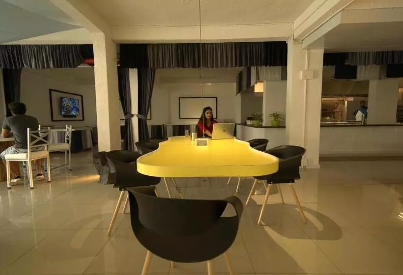 ホテル Niasha Youth Hostel