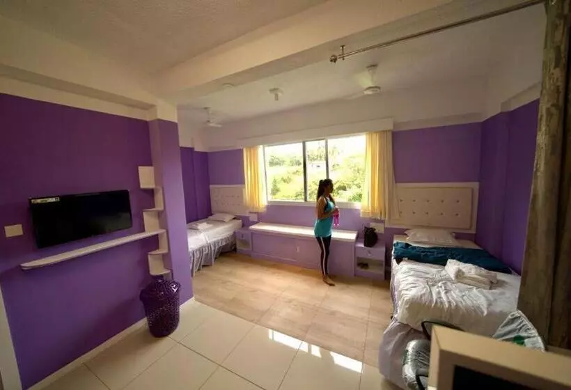 ホテル Niasha Youth Hostel