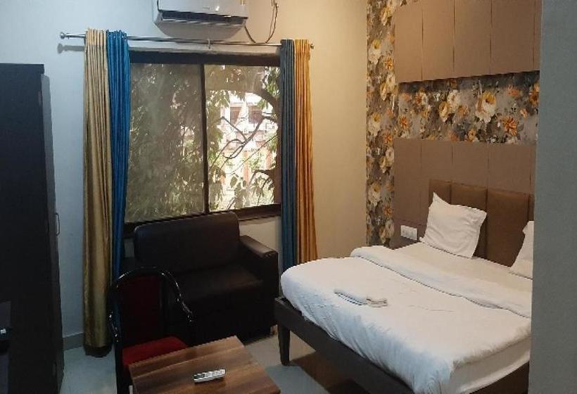 酒店 Oyo 80853 & Lawn By Dhotre