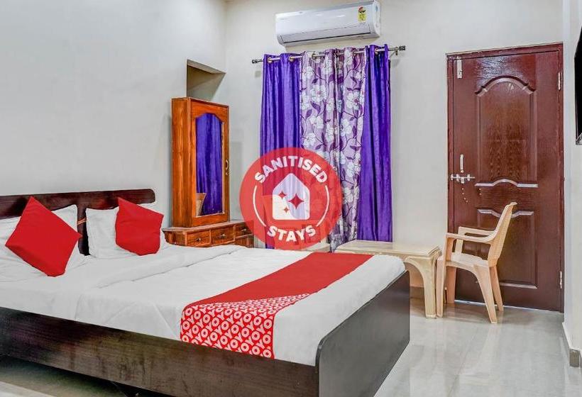 酒店 Oyo 80853 & Lawn By Dhotre