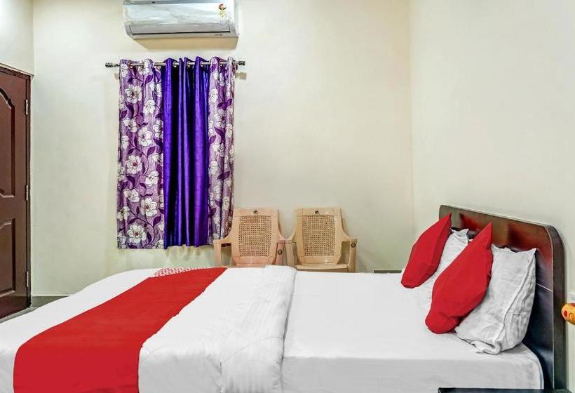 酒店 Oyo 80853 & Lawn By Dhotre