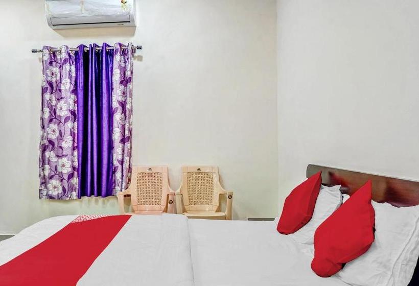 酒店 Oyo 80853 & Lawn By Dhotre