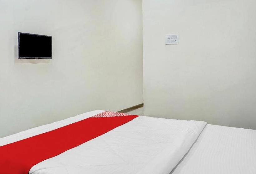 酒店 Oyo 80853 & Lawn By Dhotre