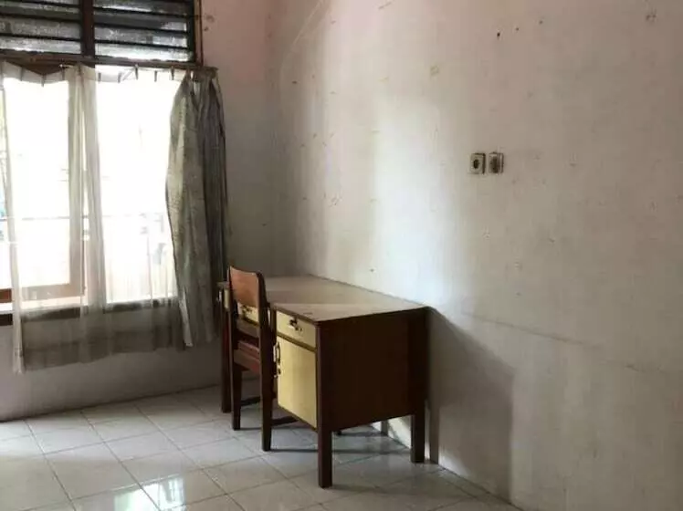 Hotelli Oyo 90482 Rumah Oma Syariah