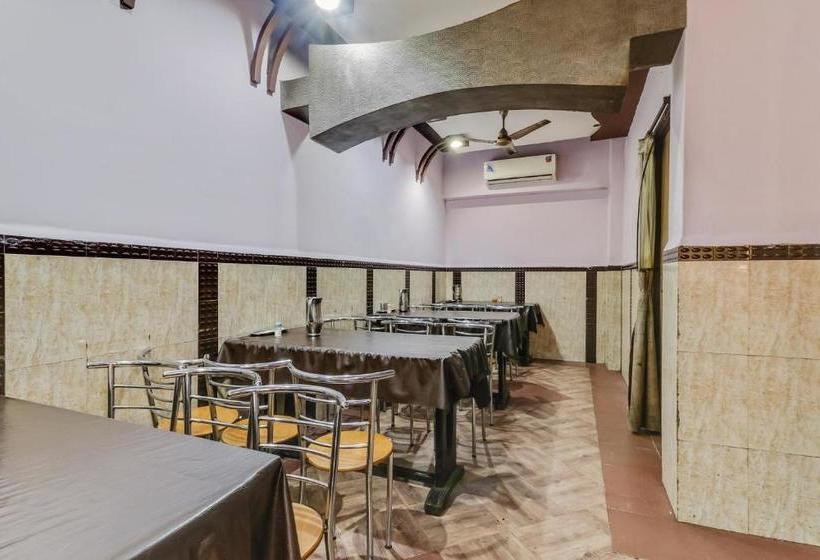 Hotel Vaccinated Staff Spot On 46032  Laxmi Narayan