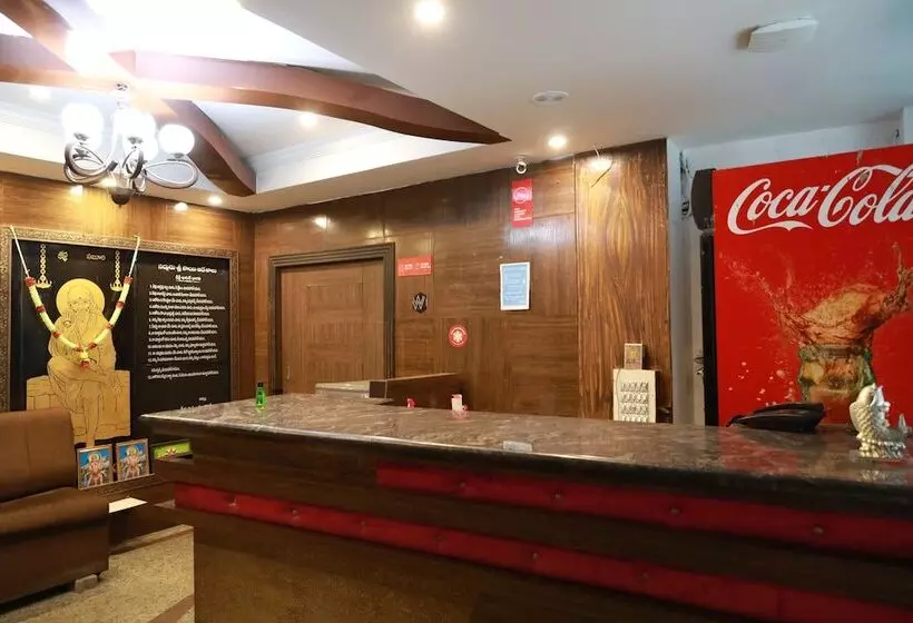 ホテル Sravanthy Inn