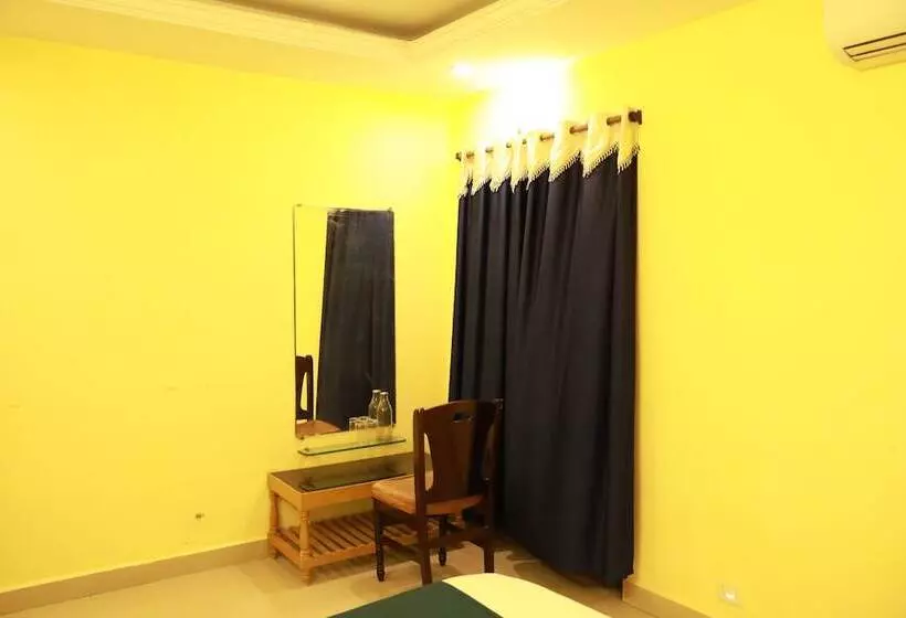ホテル Sravanthy Inn