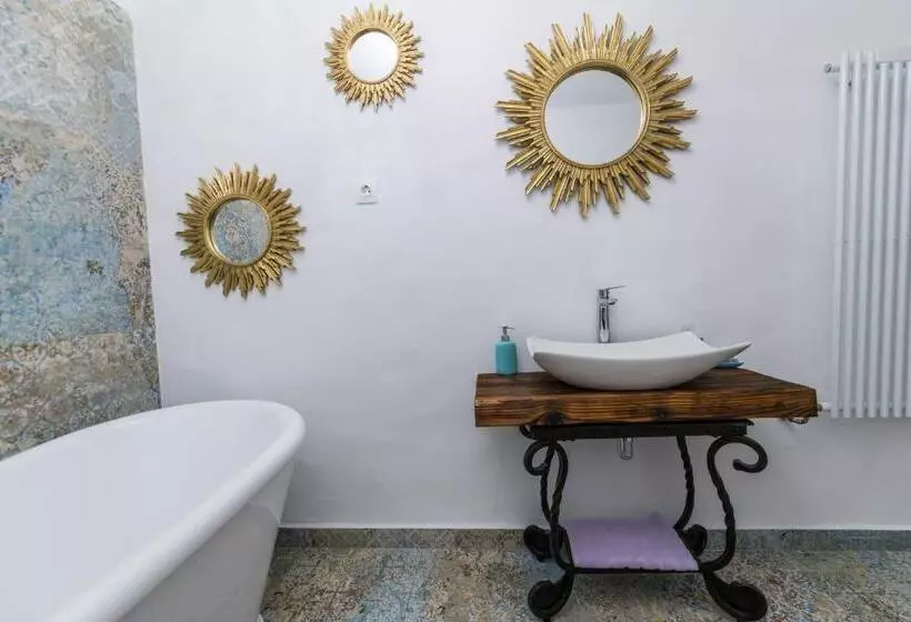 Majatalo Crama Apogeum   Adult Only