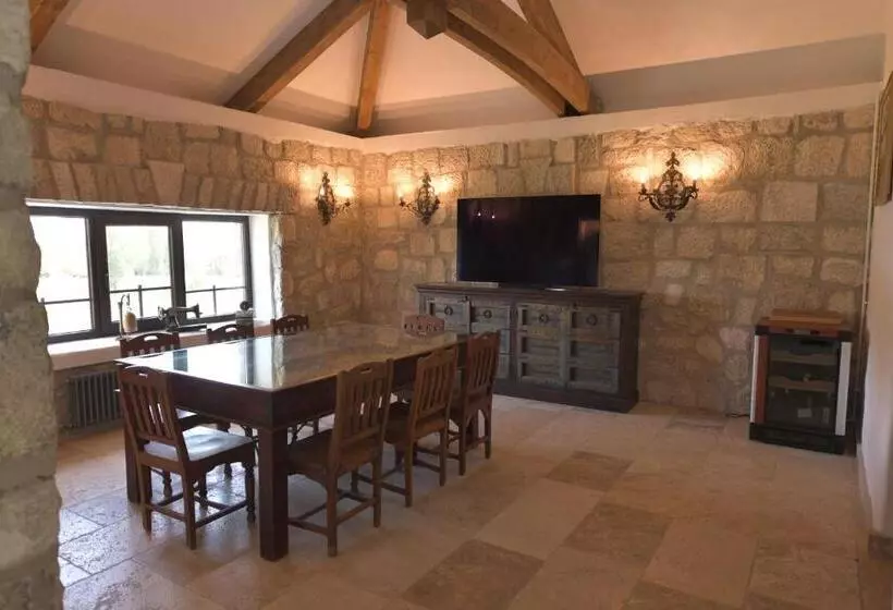 Majatalo Crama Apogeum   Adult Only