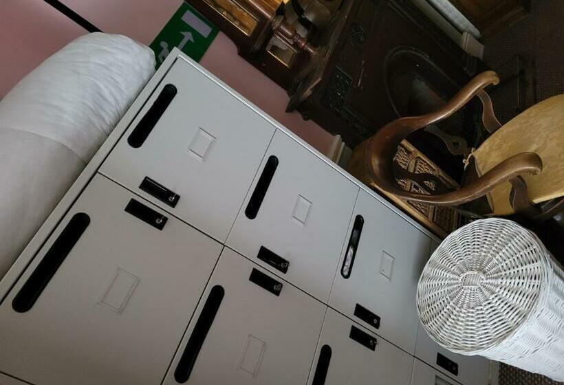 Ostello Les Fleurs Accommodation