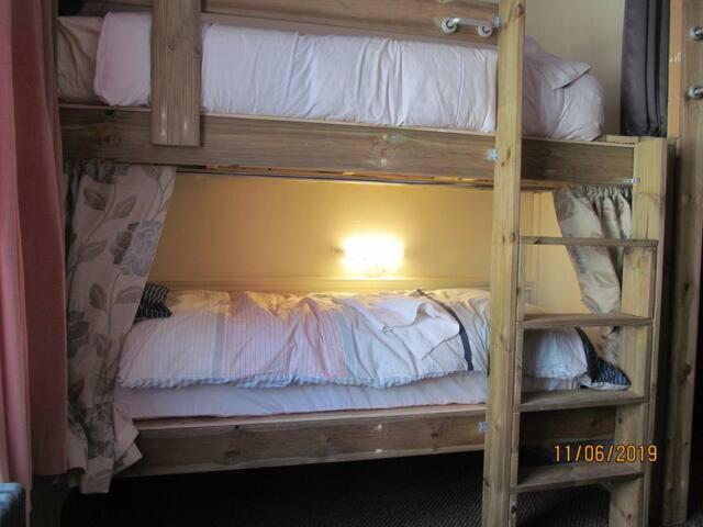 Ostello Les Fleurs Accommodation