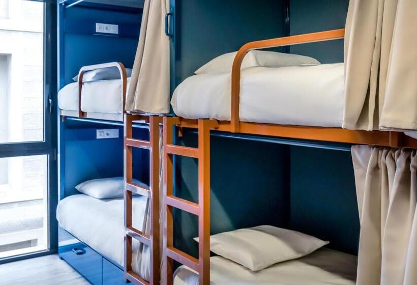 هاستل Latroupe Poblenou Beach