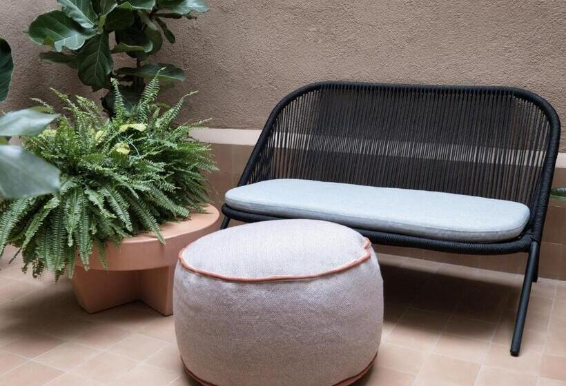 هاستل Latroupe Poblenou Beach