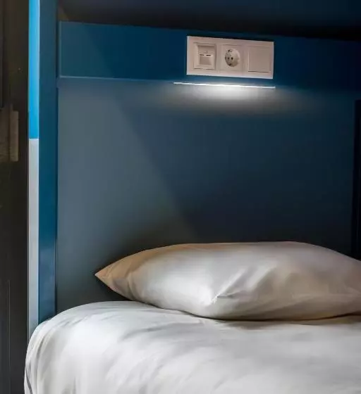 هاستل Latroupe Poblenou Beach