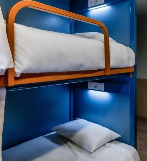 هاستل Latroupe Poblenou Beach