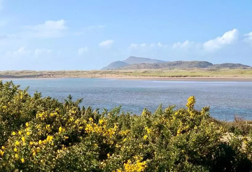 Aamiaismajoitus (B&B) Derrynane Bay House