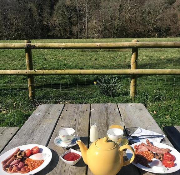 민박 The Bark House