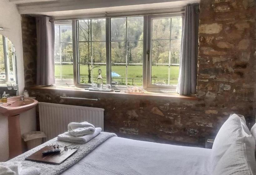 민박 The Bark House