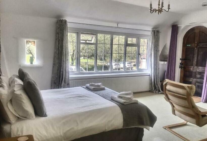 민박 The Bark House