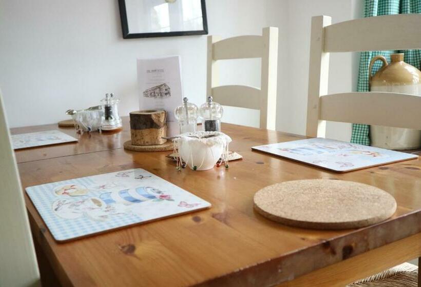 민박 The Bark House