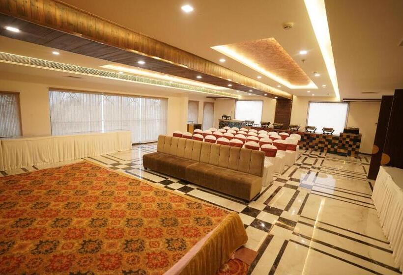 فندق Idhayan Palace