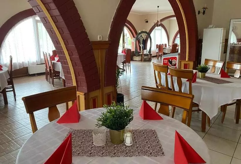 モーテル Muskátli Panzió és étterem