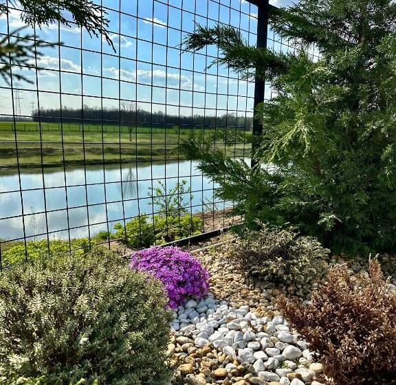 فندق على الطريق Muskátli Panzió és étterem