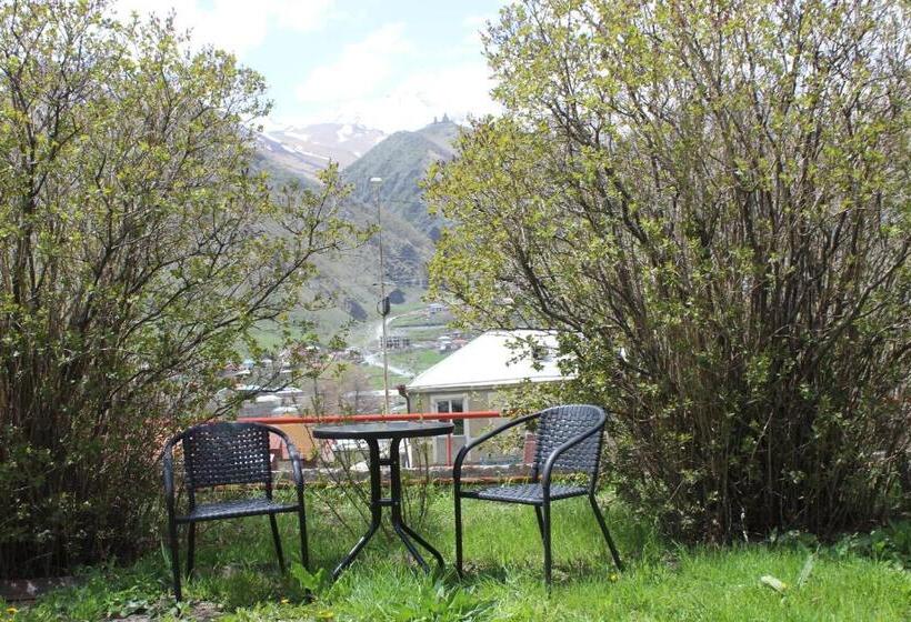 پانسیون Golden Star Kazbegi