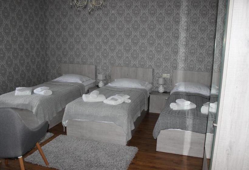 پانسیون Golden Star Kazbegi