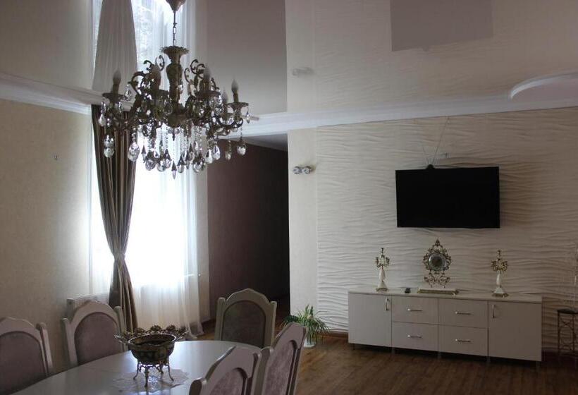 پانسیون Golden Star Kazbegi