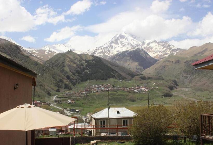 پانسیون Golden Star Kazbegi