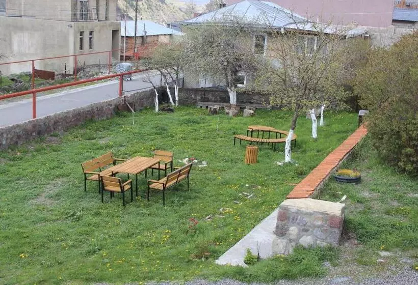 پانسیون Golden Star Kazbegi