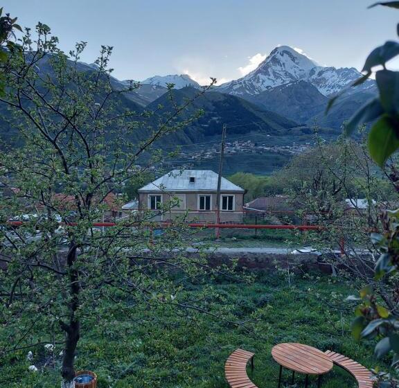 پانسیون Golden Star Kazbegi