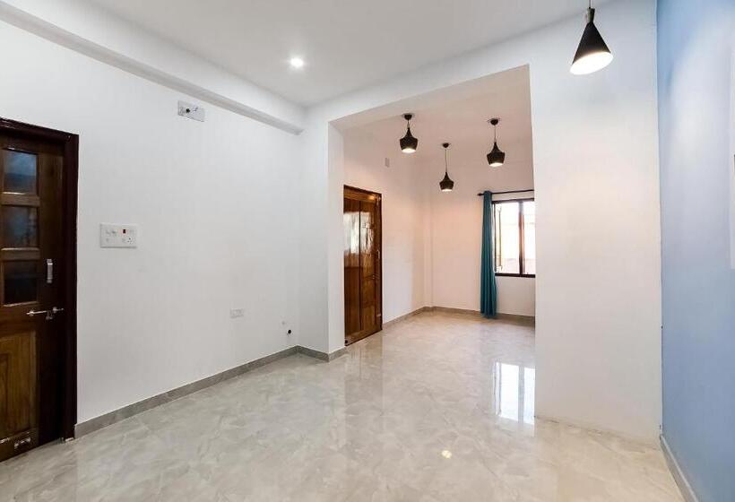 Pensionat Home Khan Basera Near Iter College