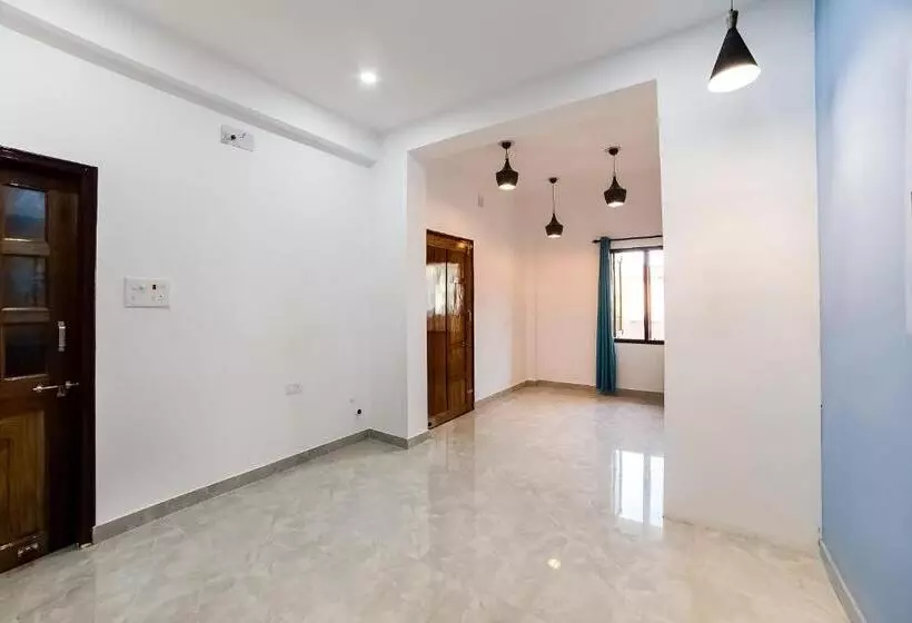 ペンション Home Khan Basera Near Iter College