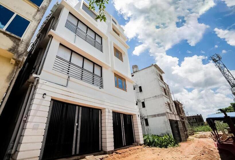 Pensionat Home Khan Basera Near Iter College