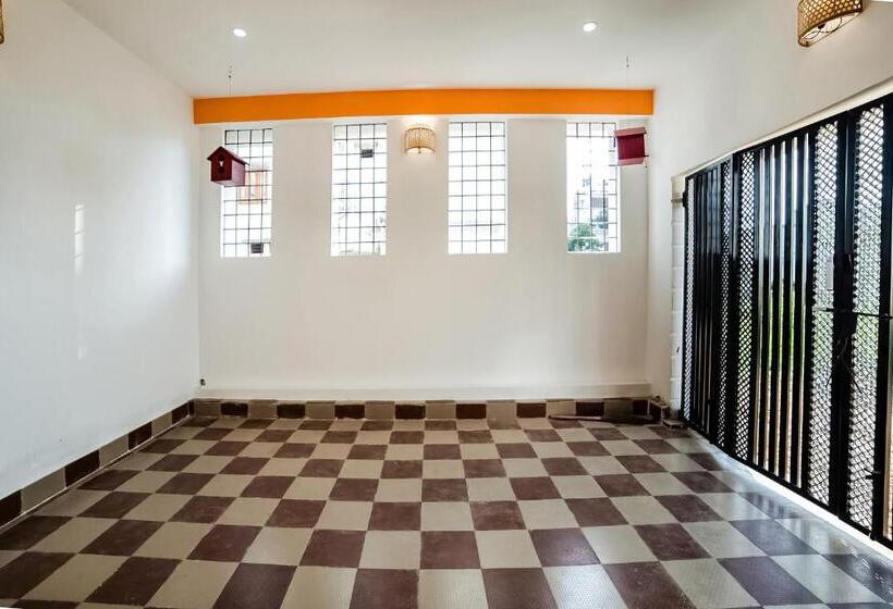 Pensionat Home Khan Basera Near Iter College