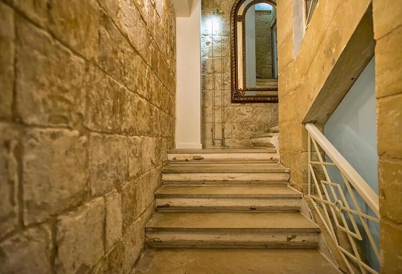 پانسیون No 68 In Valletta
