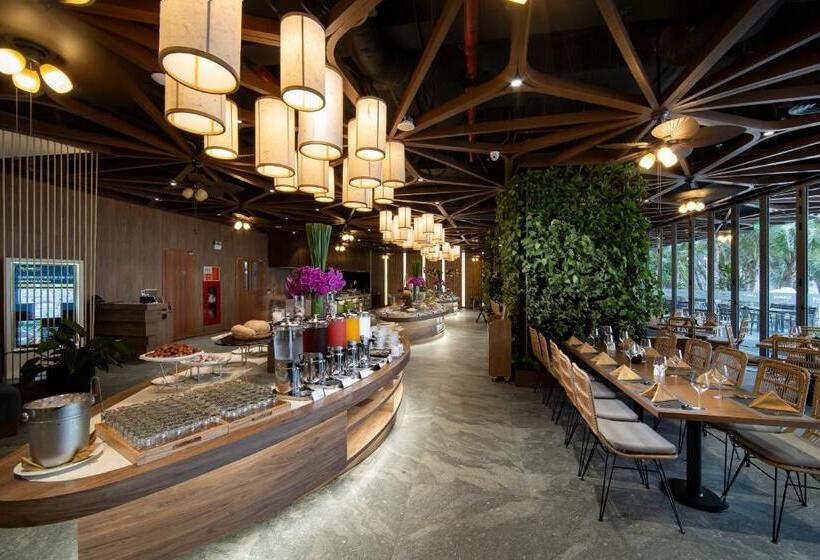 Flamingos Cat Ba Resort Apartment