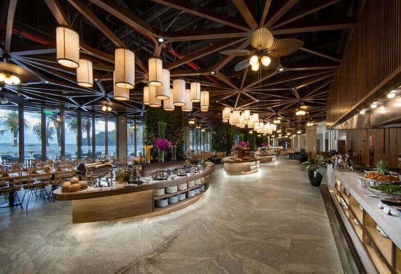 Flamingos Cat Ba Resort Apartment