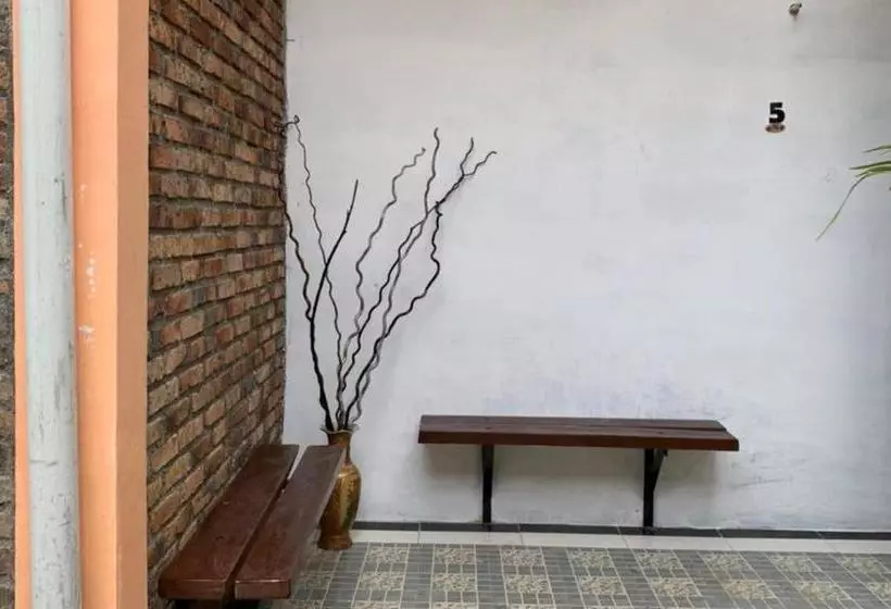ホテル Koolkost Near Budi Mulia Siantar