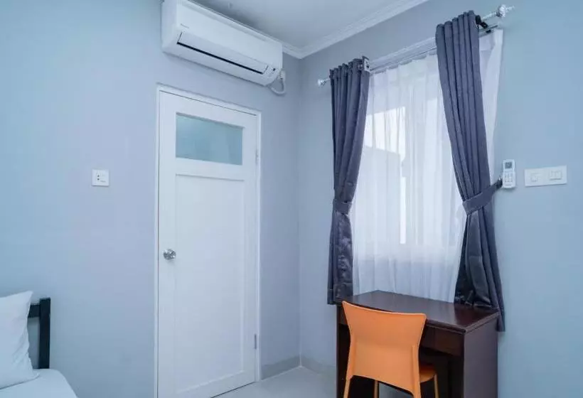 ホテル Koolkost Syariah Near Lippo Mall Kemang  Minimum Stay 6 Nights