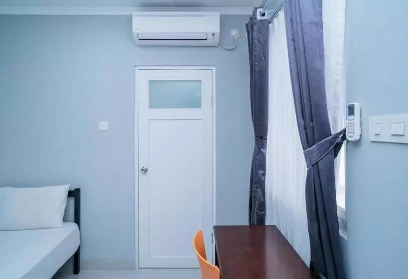 ホテル Koolkost Syariah Near Lippo Mall Kemang  Minimum Stay 6 Nights