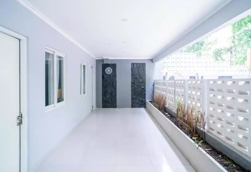 ホテル Koolkost Syariah Near Lippo Mall Kemang  Minimum Stay 6 Nights