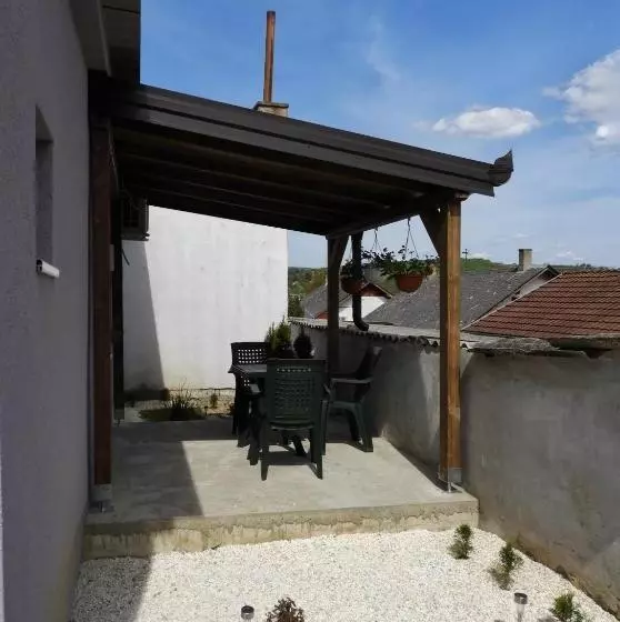 پانسیون Hana Apartmani